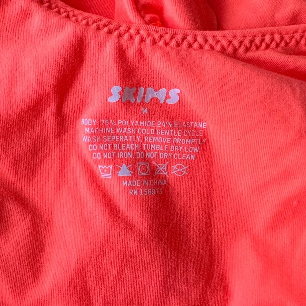 NWT Skims Fits Everybody Square Neck Bodysuit in NEON CORAL size M RARE - Picture 5 of 5
